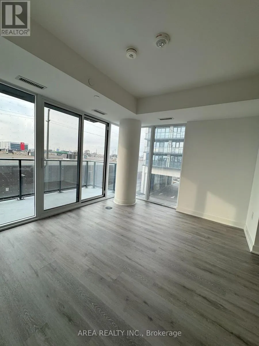 303 - 36 ZORRA STREET