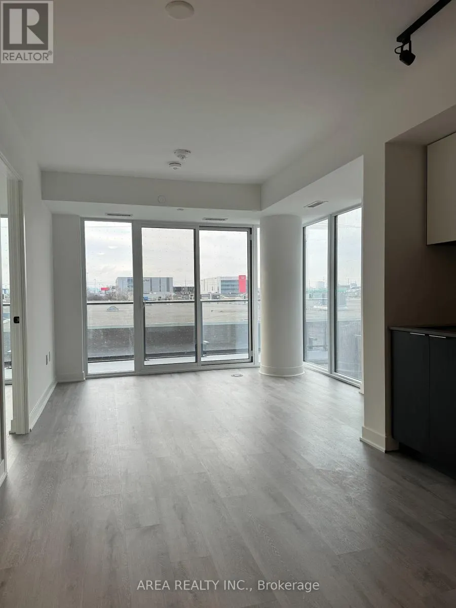 303 - 36 ZORRA STREET