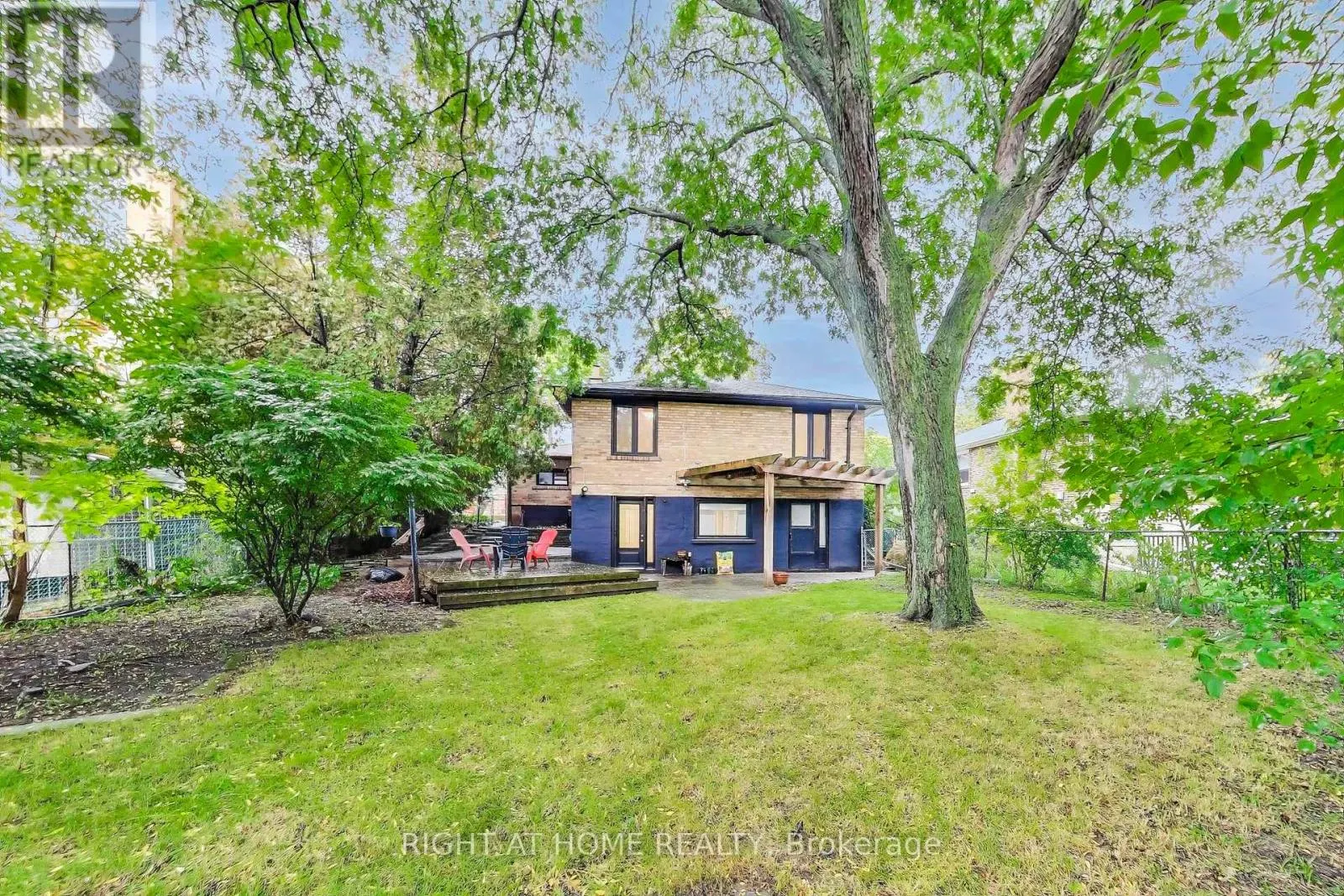 270 RENFORTH DRIVE