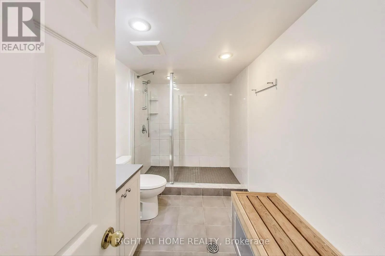 270 RENFORTH DRIVE
