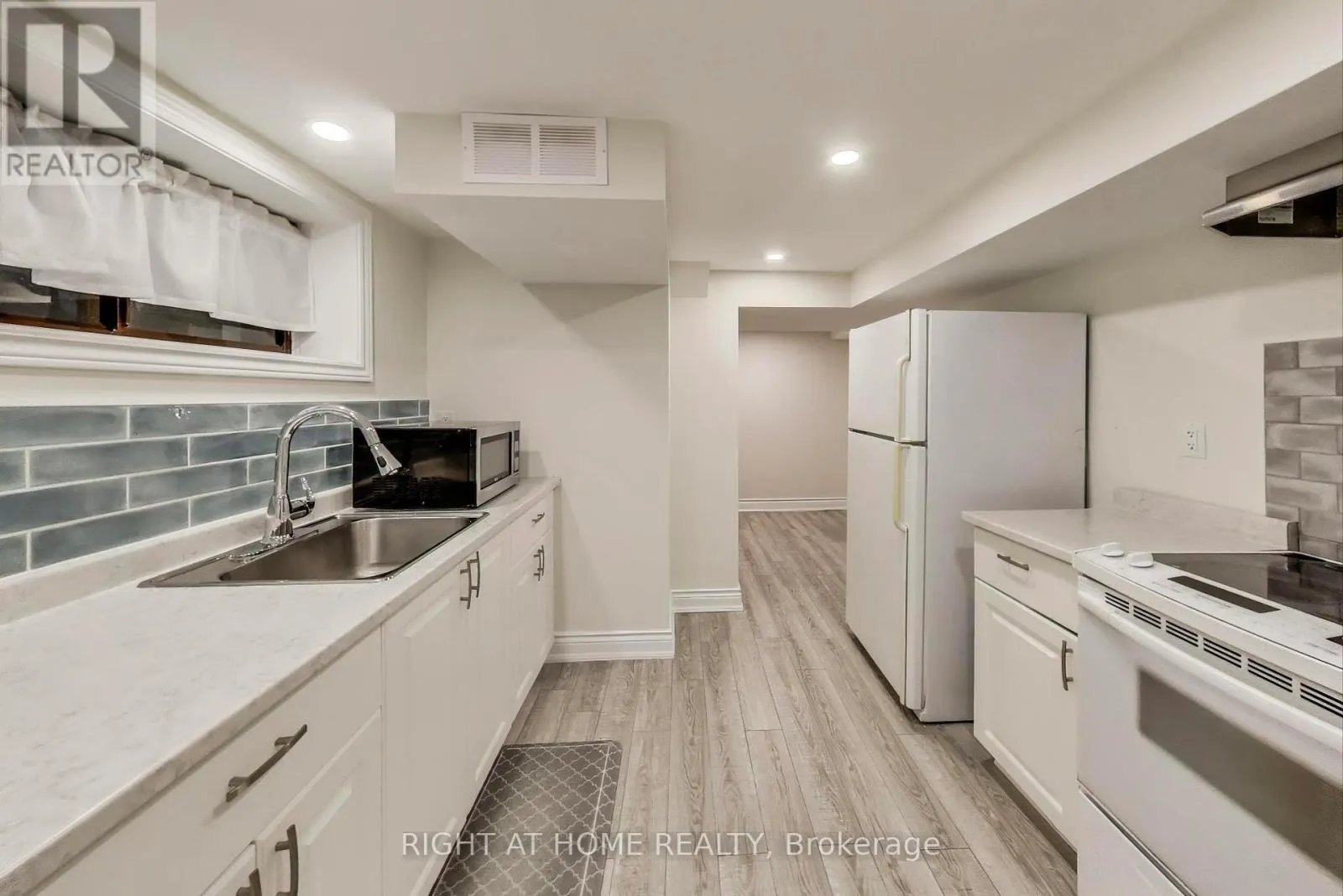 270 RENFORTH DRIVE