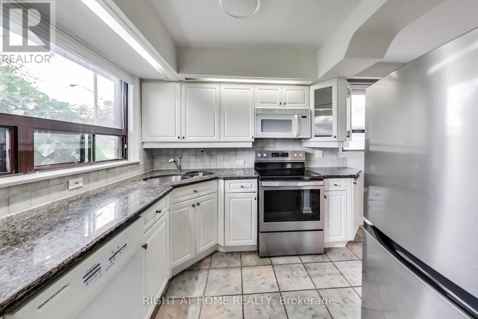 270 RENFORTH DRIVE