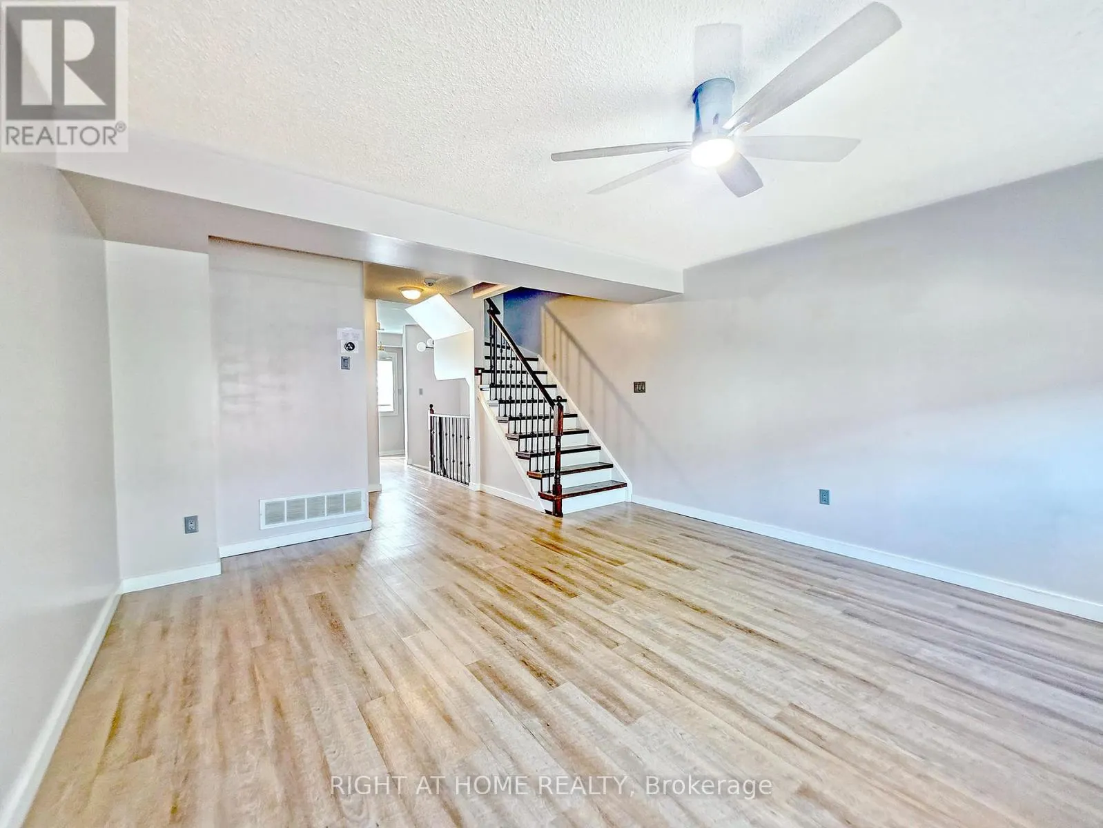 98 SPADINA ROAD