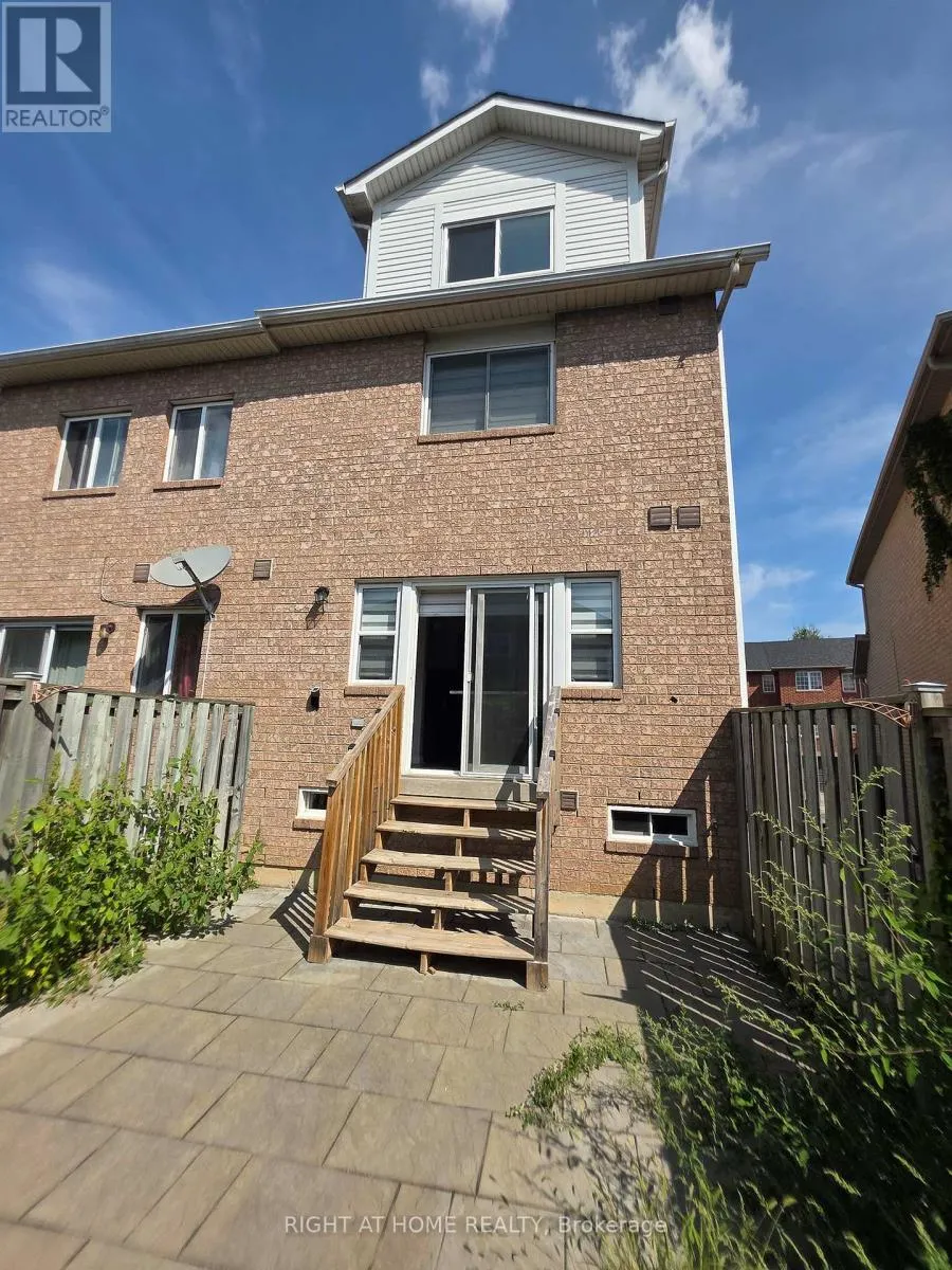 98 SPADINA ROAD