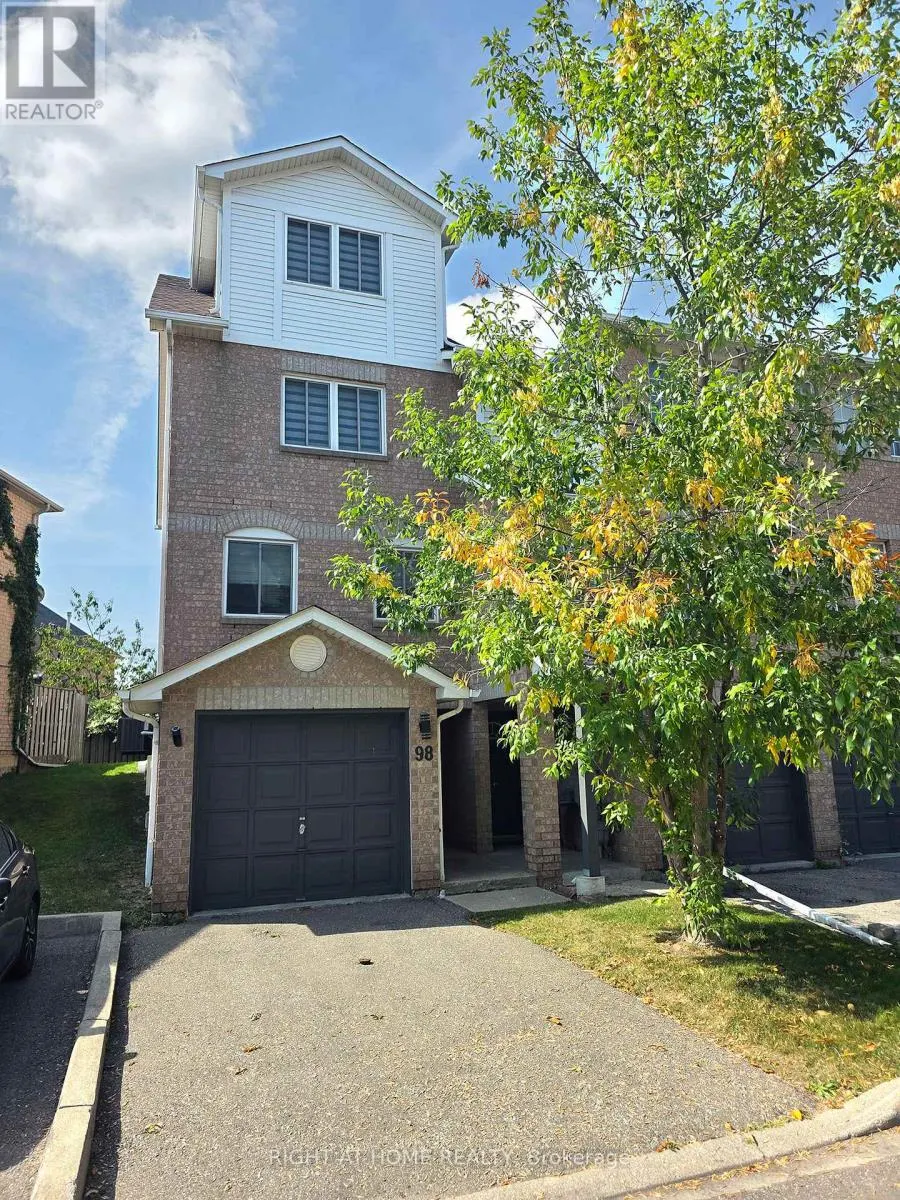 98 SPADINA ROAD