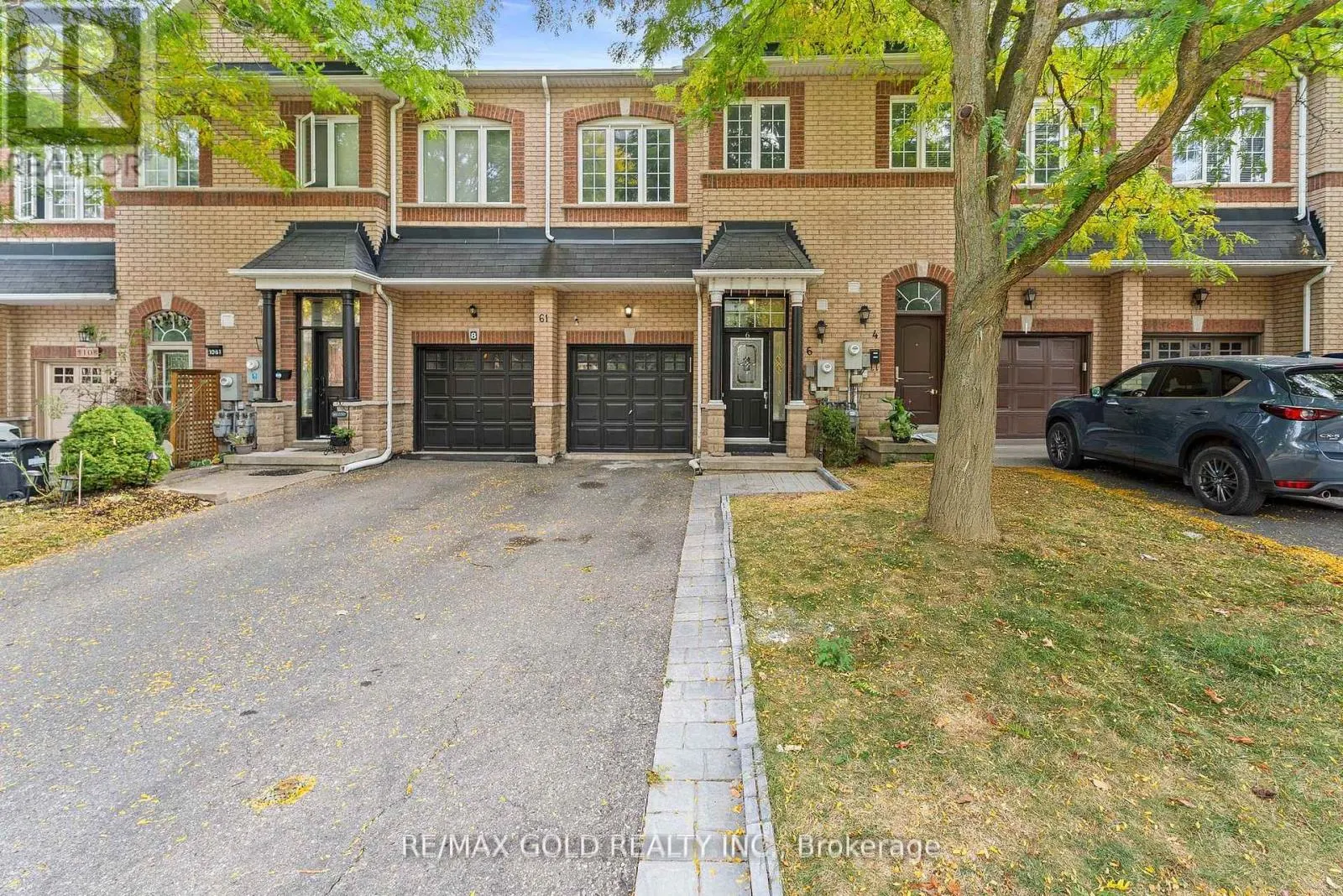 6 - 61 NELSON STREET W