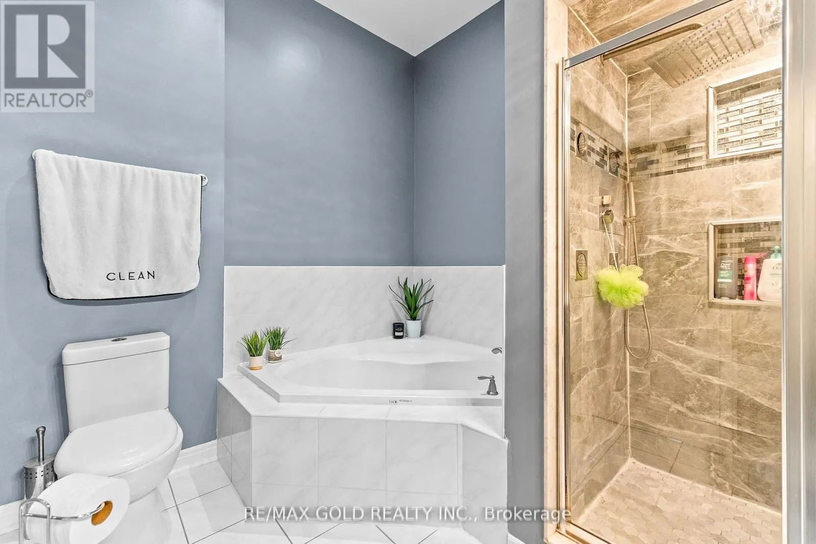 6 - 61 NELSON STREET W