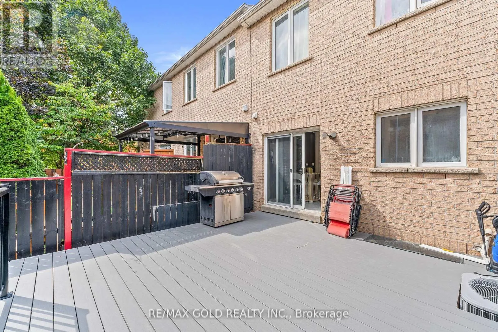 6 - 61 NELSON STREET W