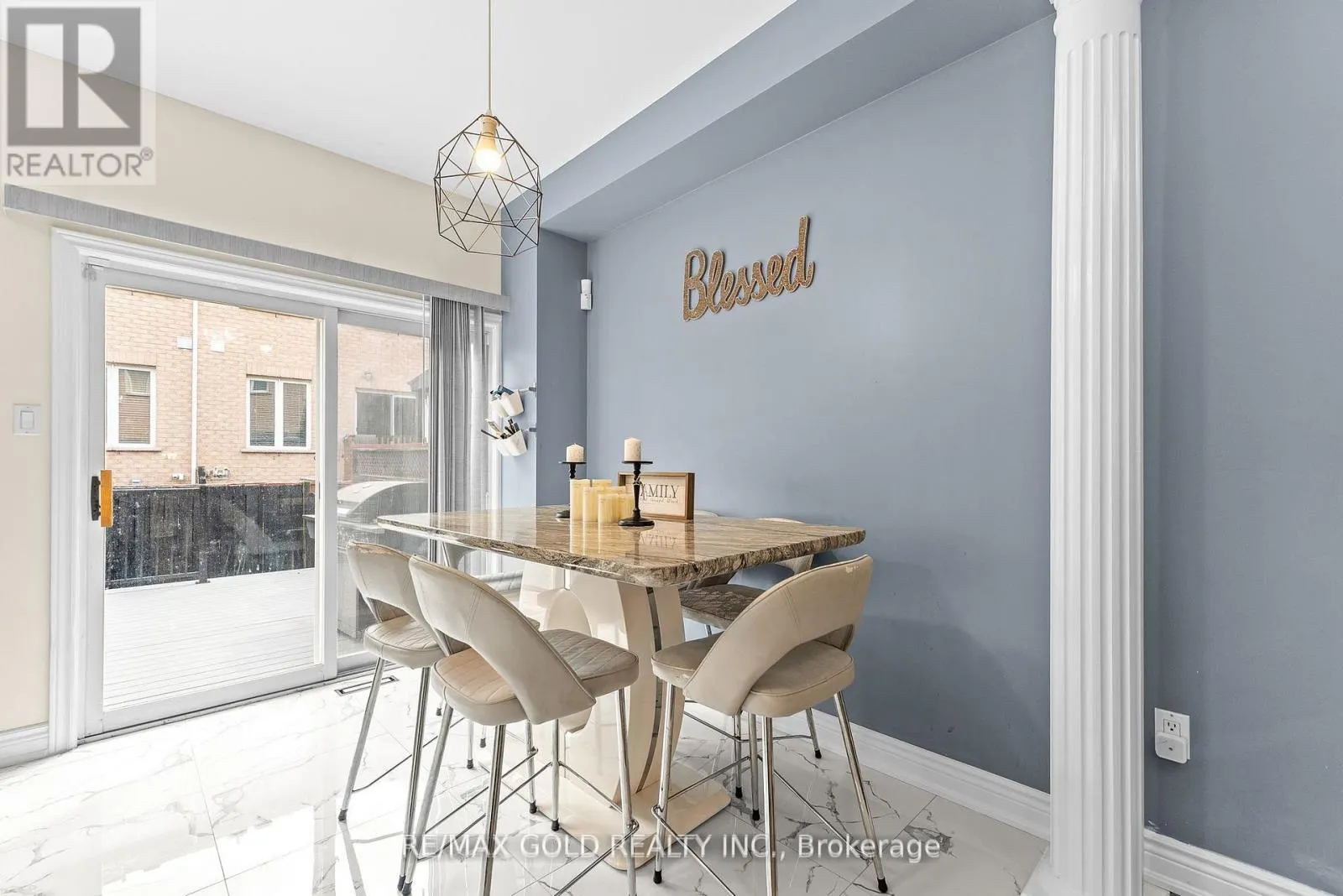 6 - 61 NELSON STREET W