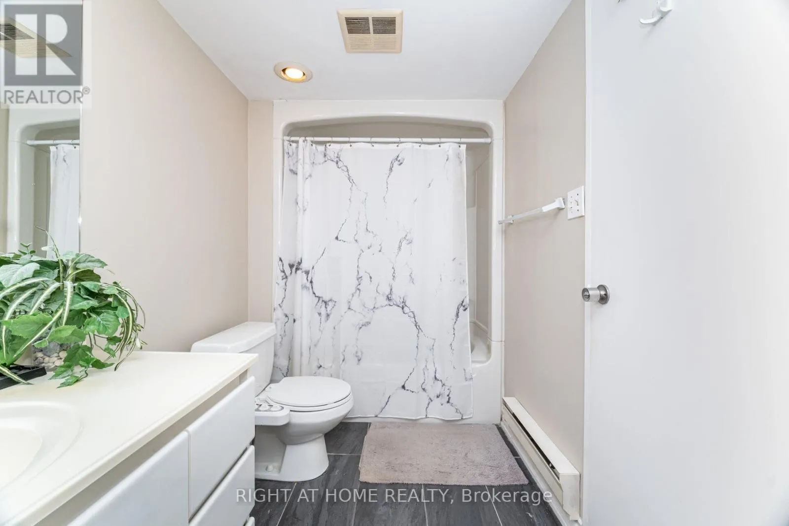 13 - 1250 MISSISSAUGA VALLEY BOULEVARD W