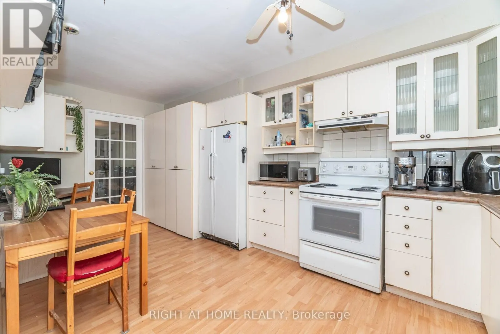 13 - 1250 MISSISSAUGA VALLEY BOULEVARD W