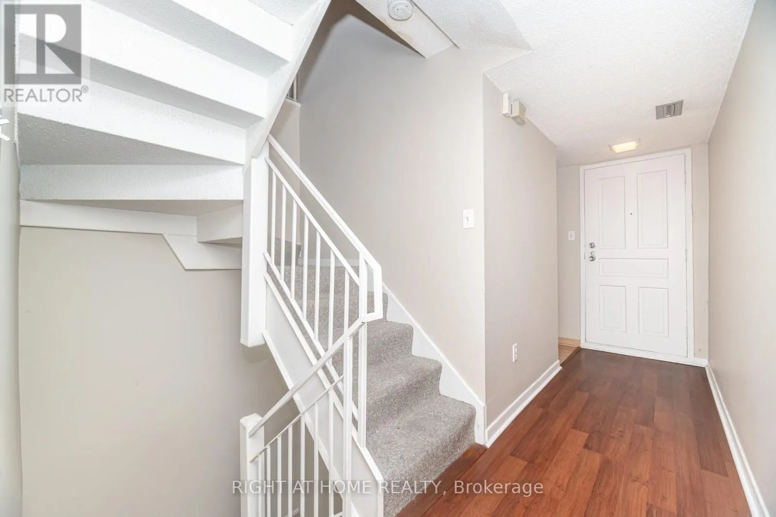 13 - 1250 MISSISSAUGA VALLEY BOULEVARD W