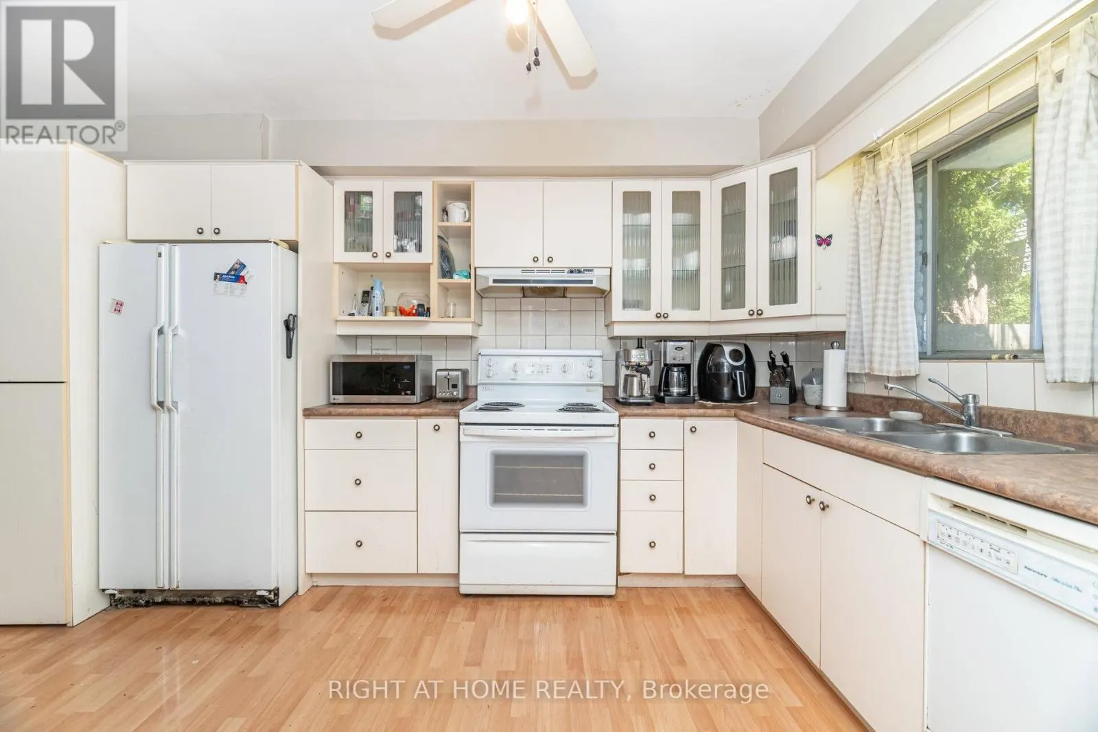 13 - 1250 MISSISSAUGA VALLEY BOULEVARD W