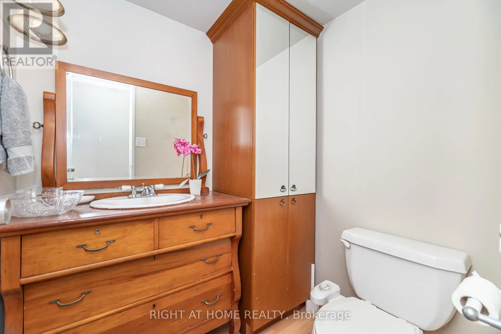13 - 1250 MISSISSAUGA VALLEY BOULEVARD W
