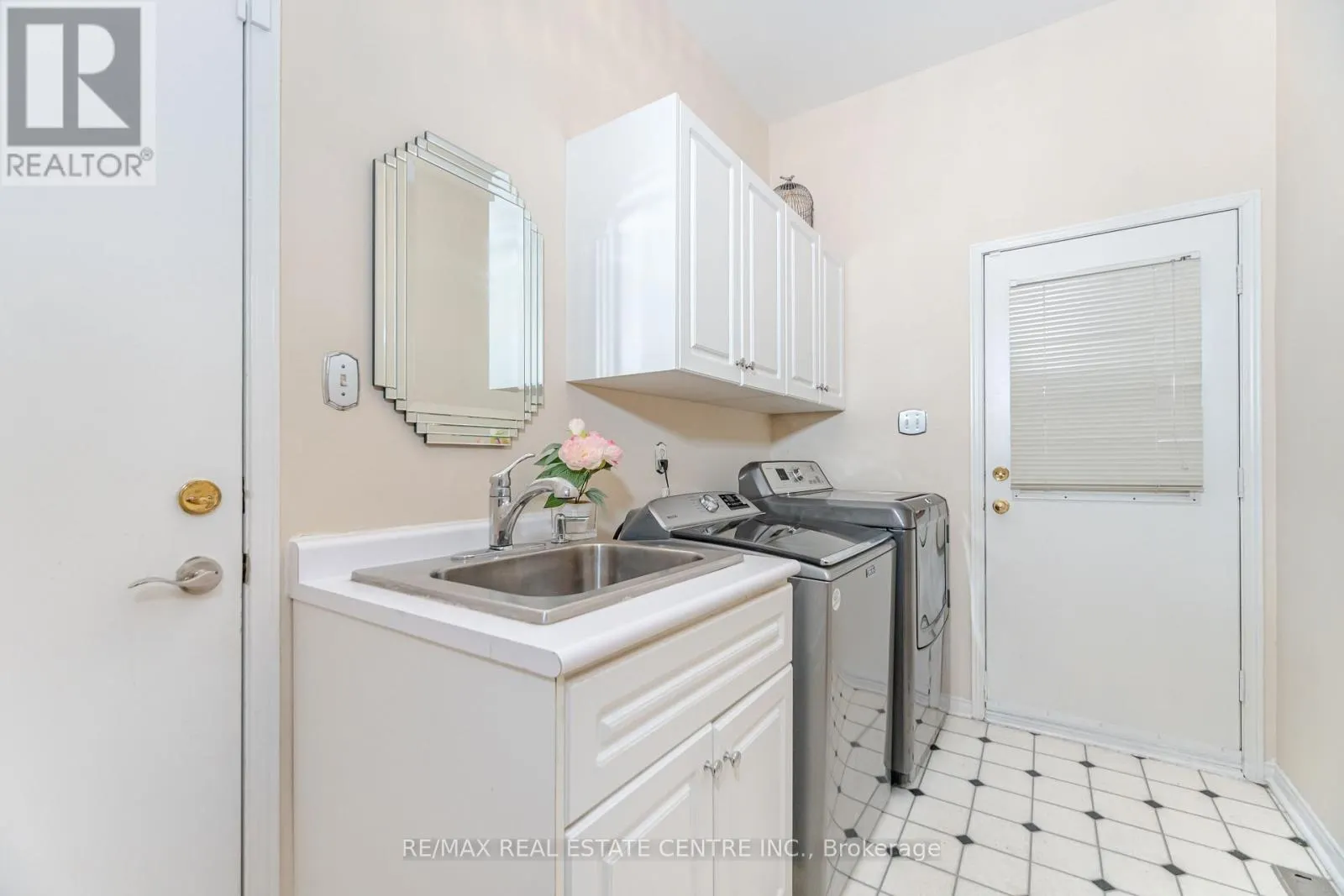 126 EAGLERIDGE DRIVE