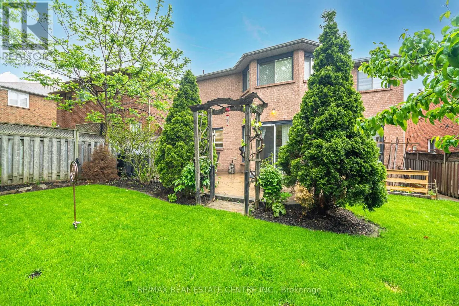 126 EAGLERIDGE DRIVE