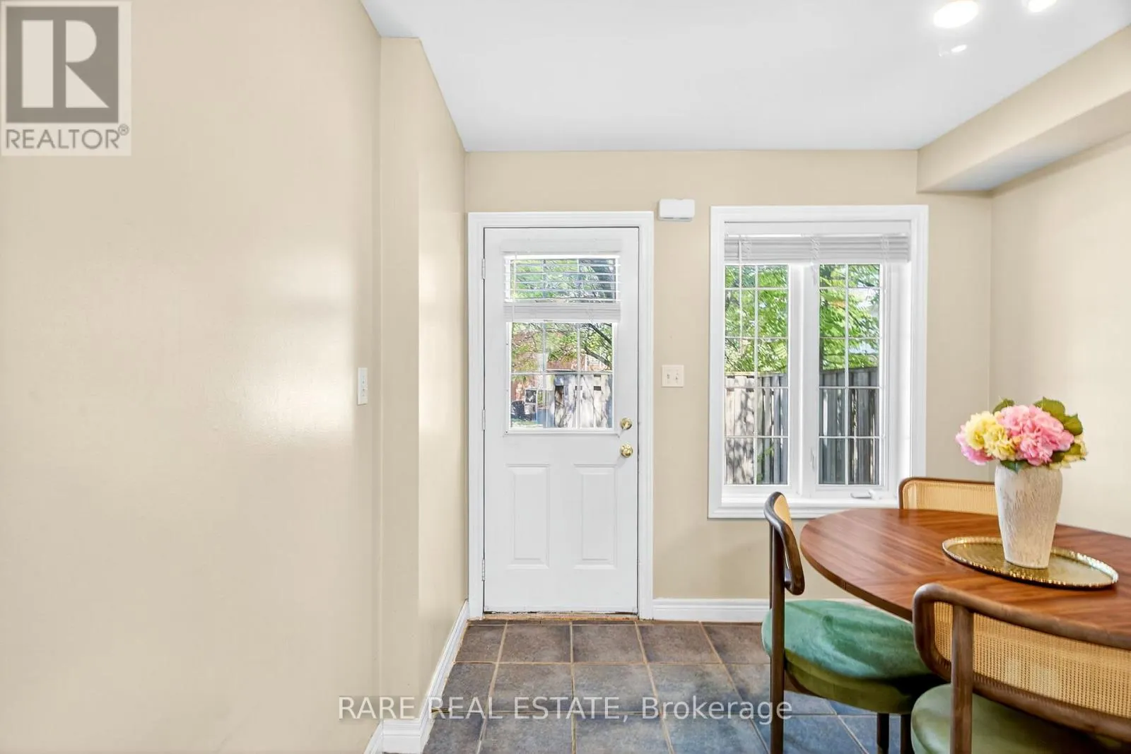 12 - 1750 CREEK WAY