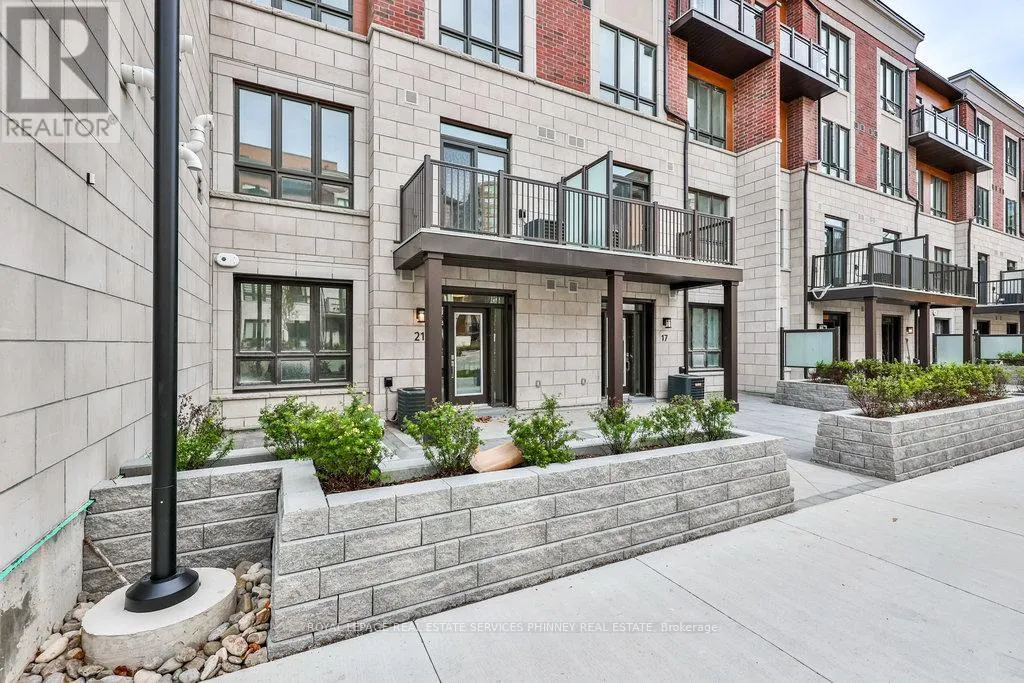 #21 - 4035 HICKORY DRIVE
