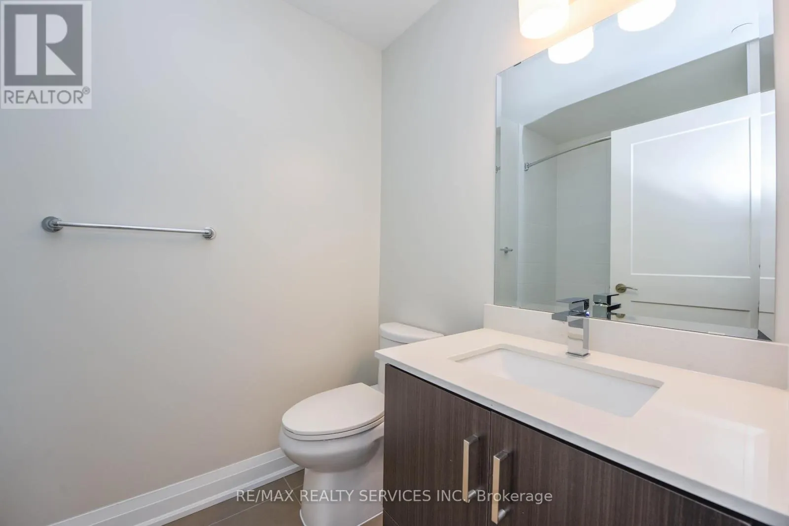 2103 - 15 LYNCH STREET