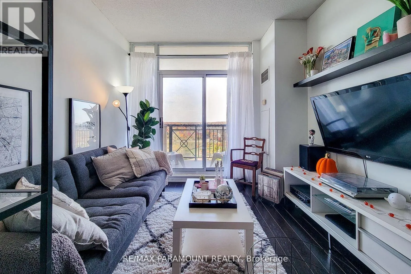 1102 - 2325 CENTRAL PARK DRIVE