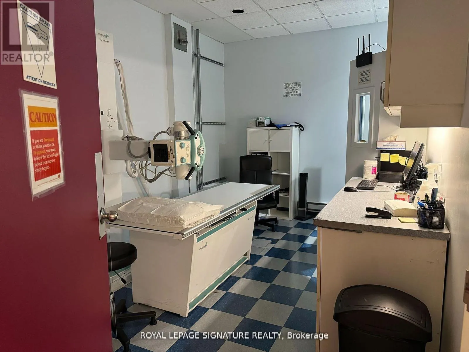 PART E1 - 801 DUNDAS STREET E