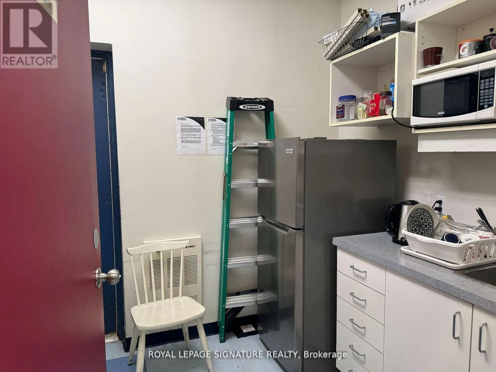 PART E1 - 801 DUNDAS STREET E