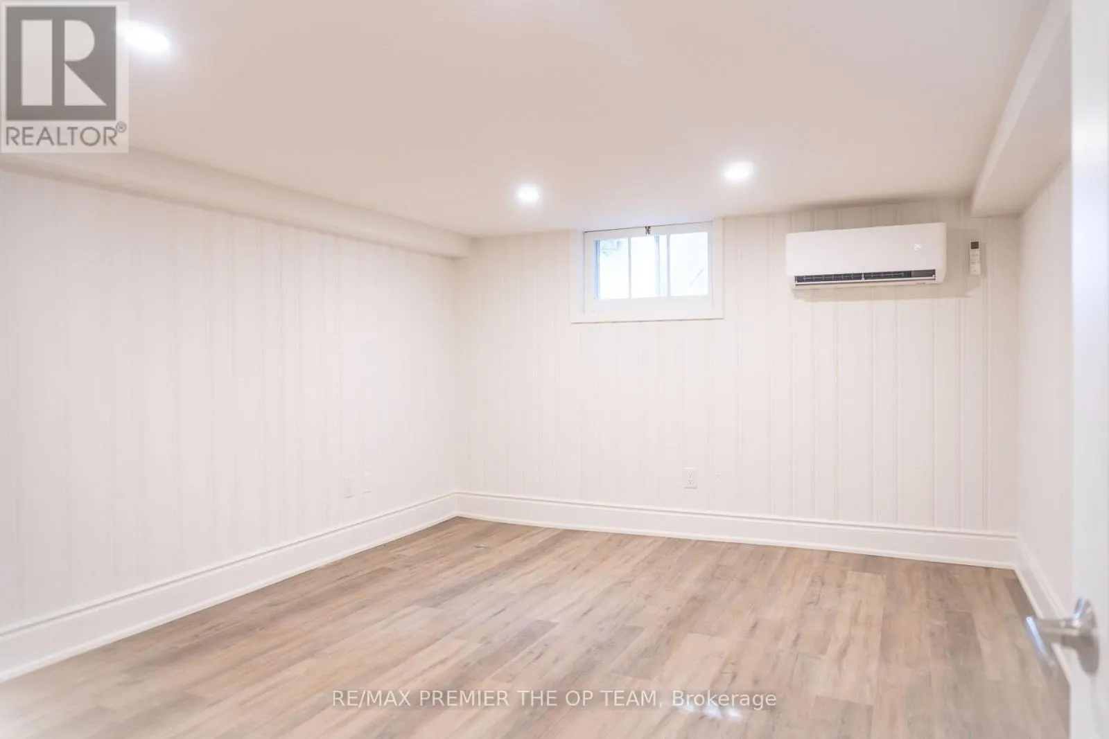 148 MARTIN GROVE ROAD