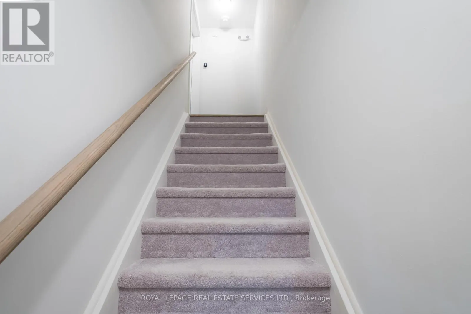 11 - 3425 RIDGEWAY DRIVE