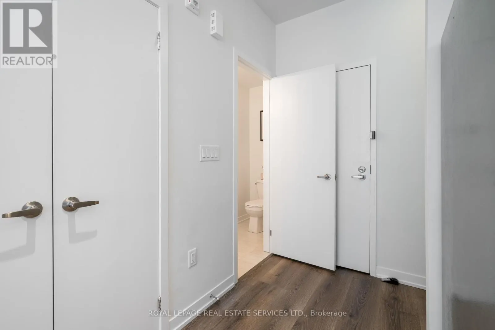 11 - 3425 RIDGEWAY DRIVE