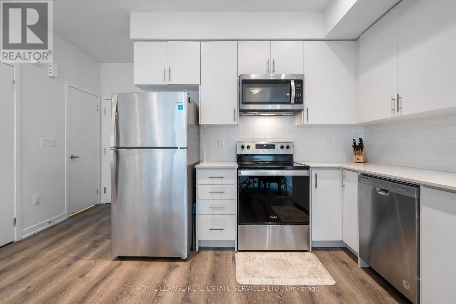 11 - 3425 RIDGEWAY DRIVE