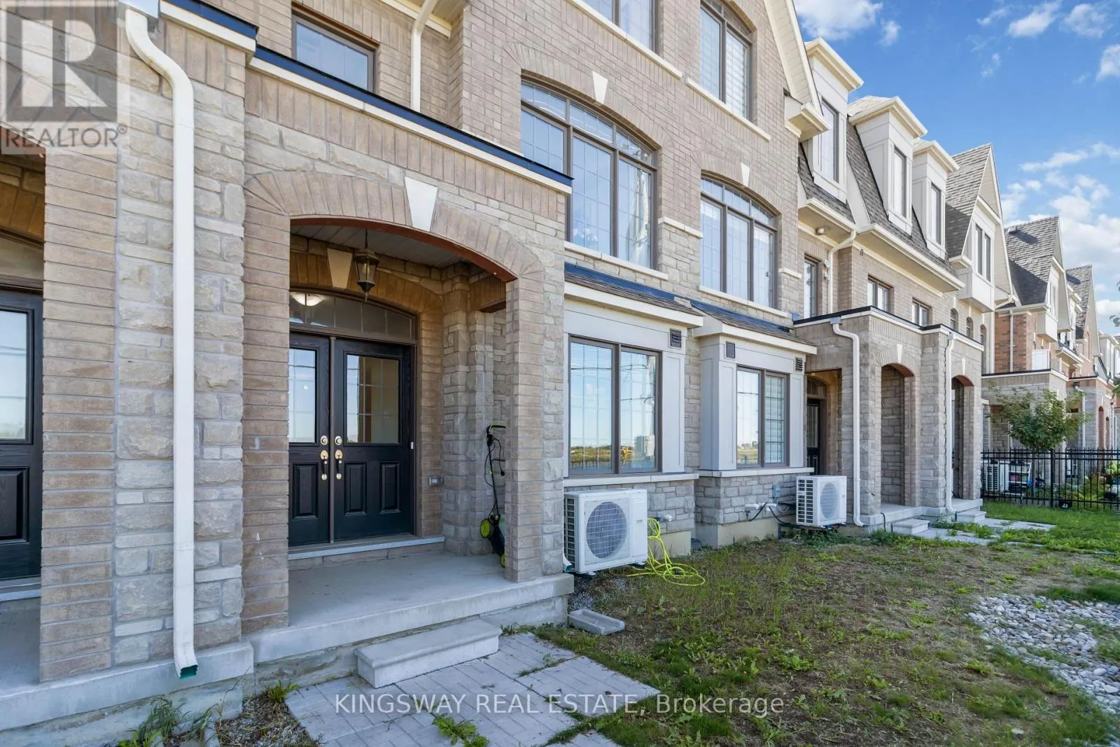 86 FRUITVALE CIRCLE
