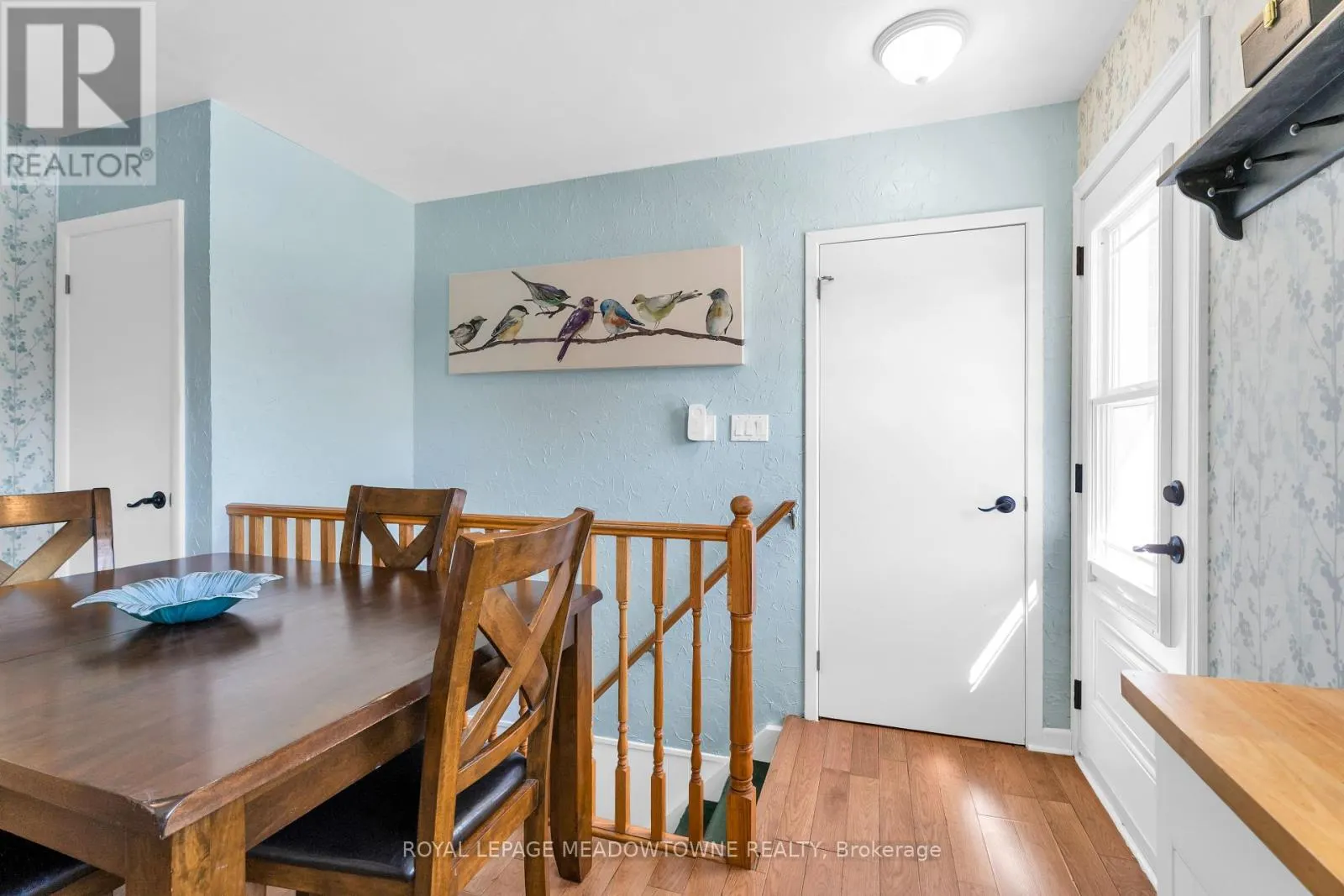 79 REXWAY DRIVE