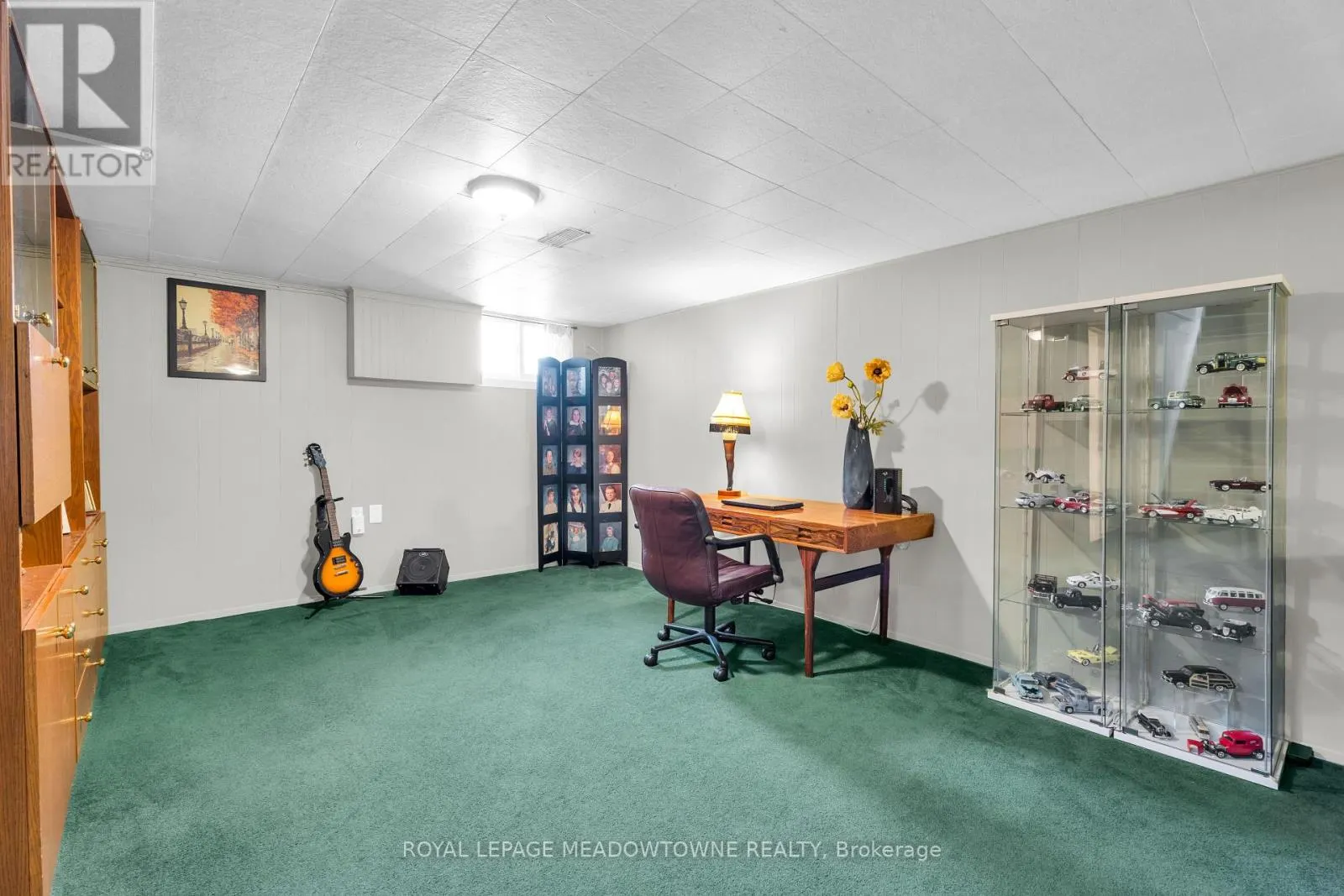 79 REXWAY DRIVE