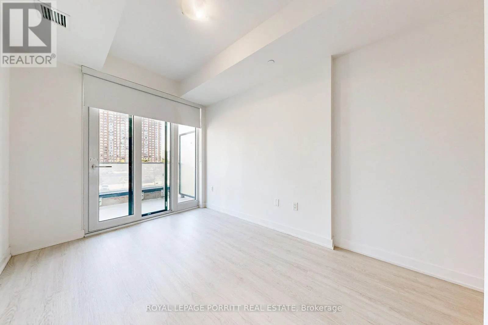202 - 3883 QUARTZ ROAD