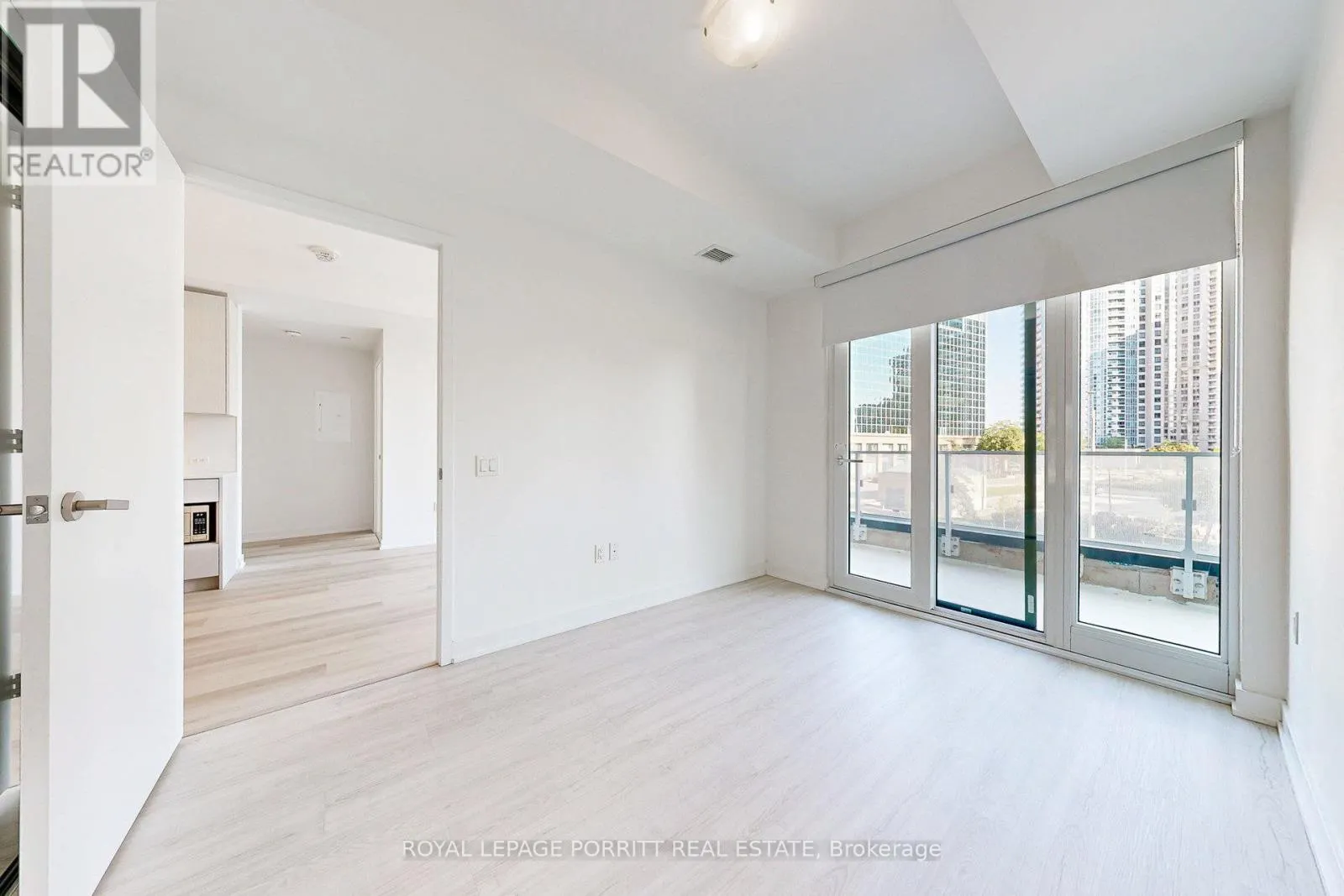 202 - 3883 QUARTZ ROAD