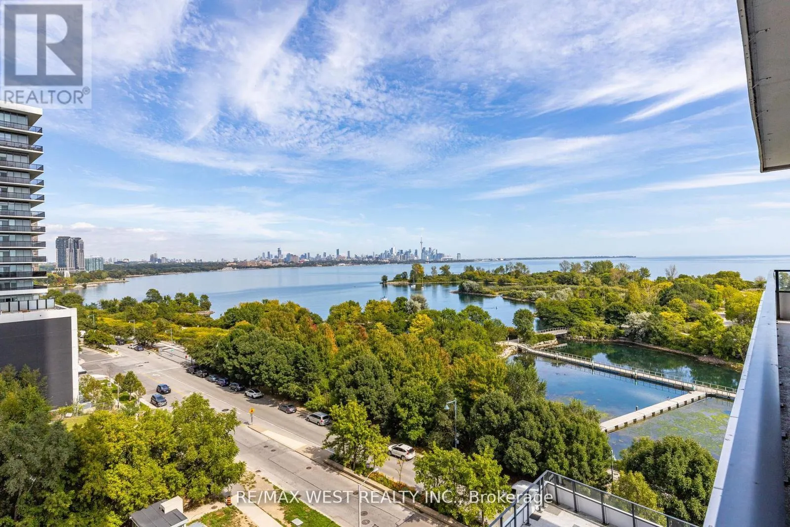 702 - 20 SHORE BREEZE DRIVE