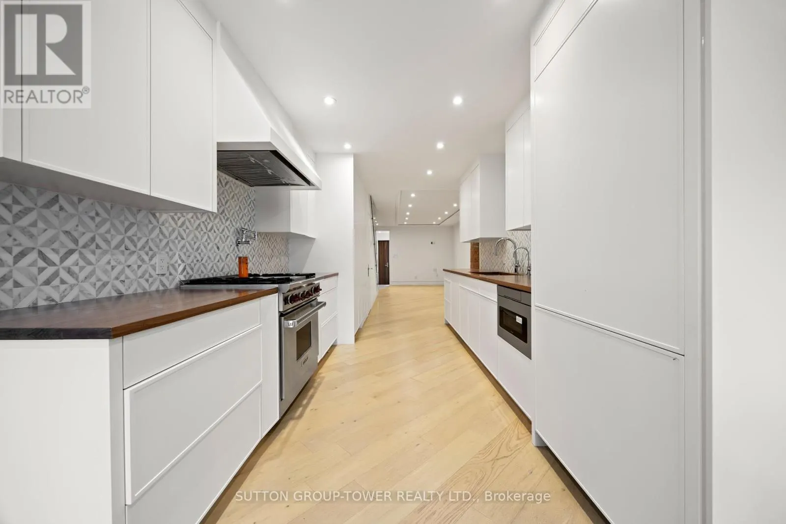 2 - 105 CAMPBELL AVENUE S