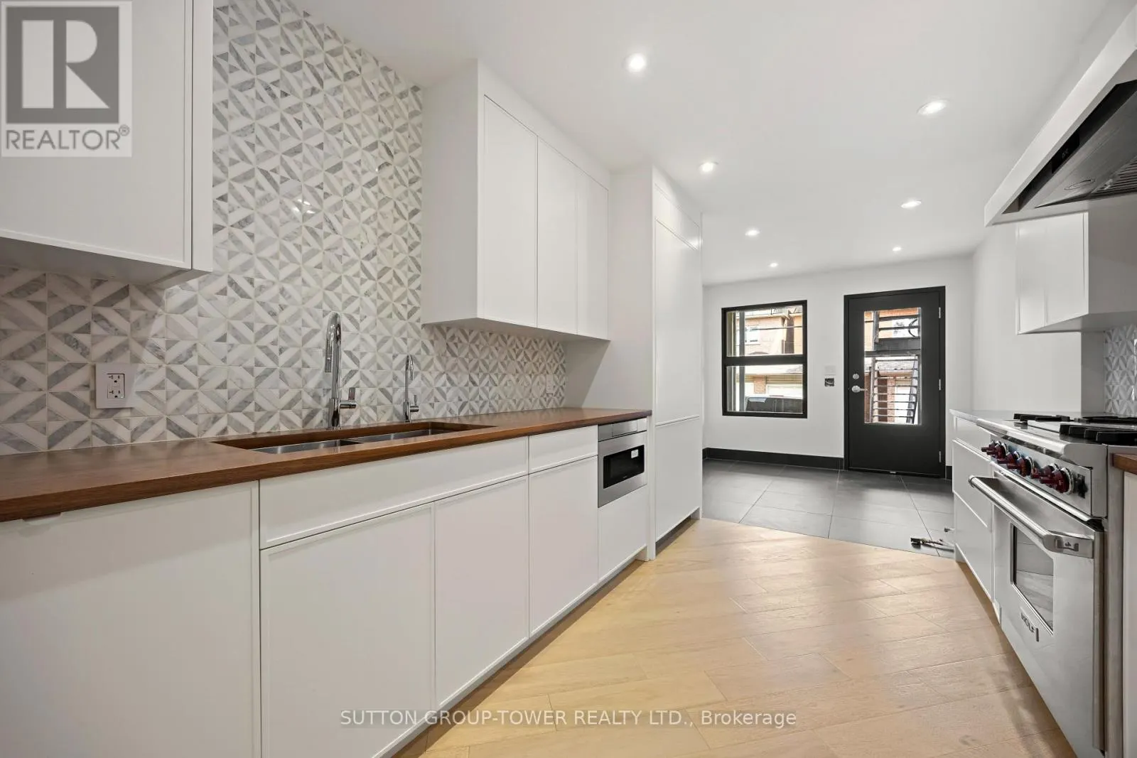 2 - 105 CAMPBELL AVENUE S