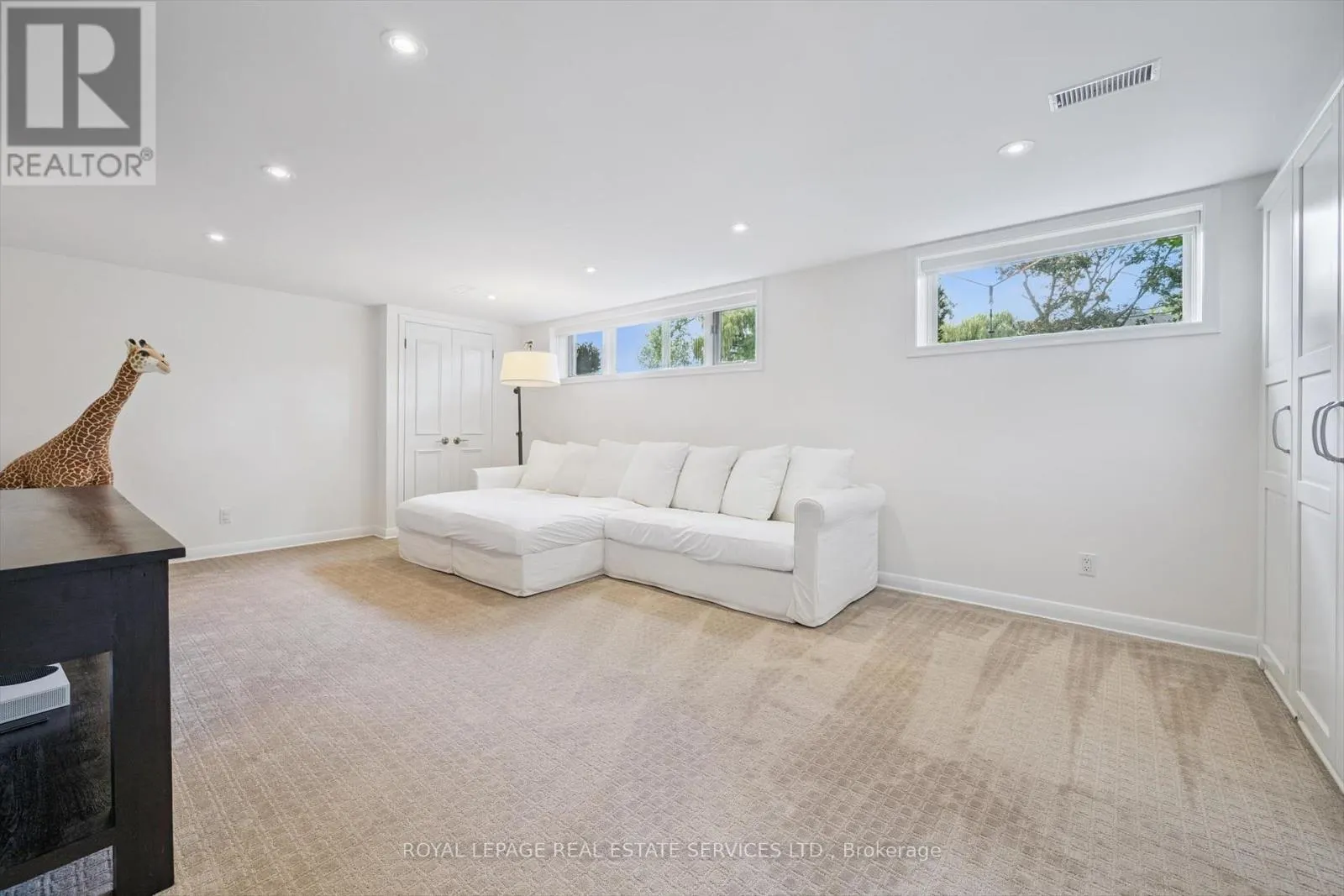 455 WILLIS DRIVE