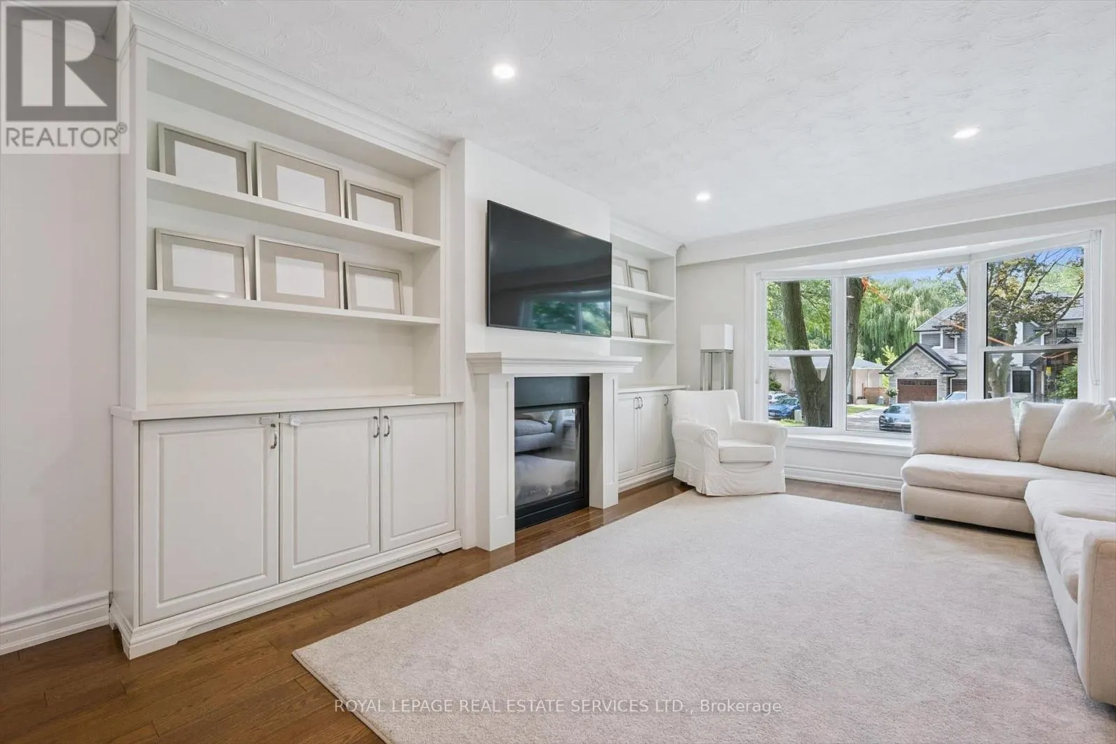 455 WILLIS DRIVE