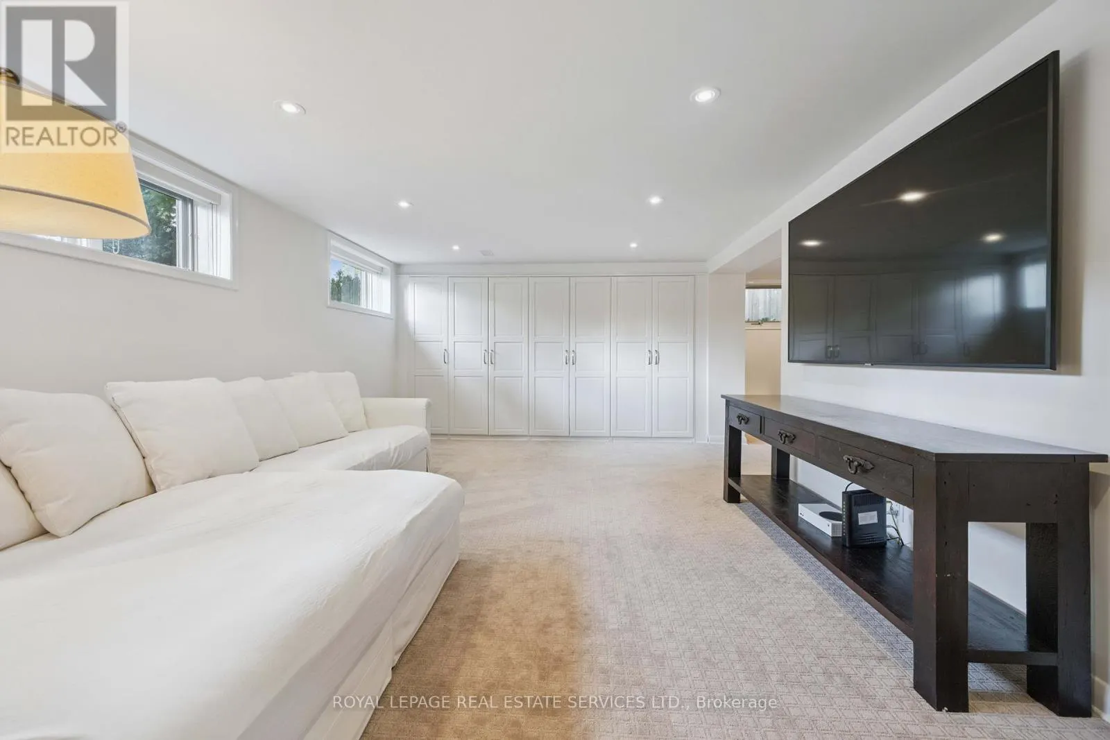 455 WILLIS DRIVE