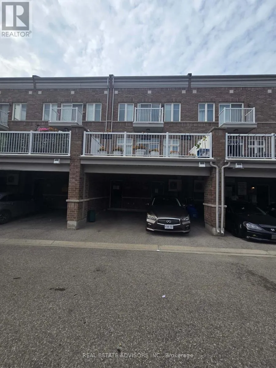 1272 MAIN STREET E