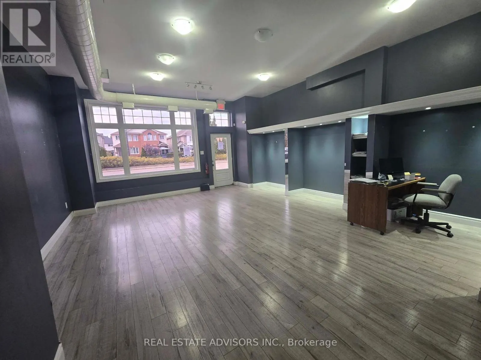 1272 MAIN STREET E
