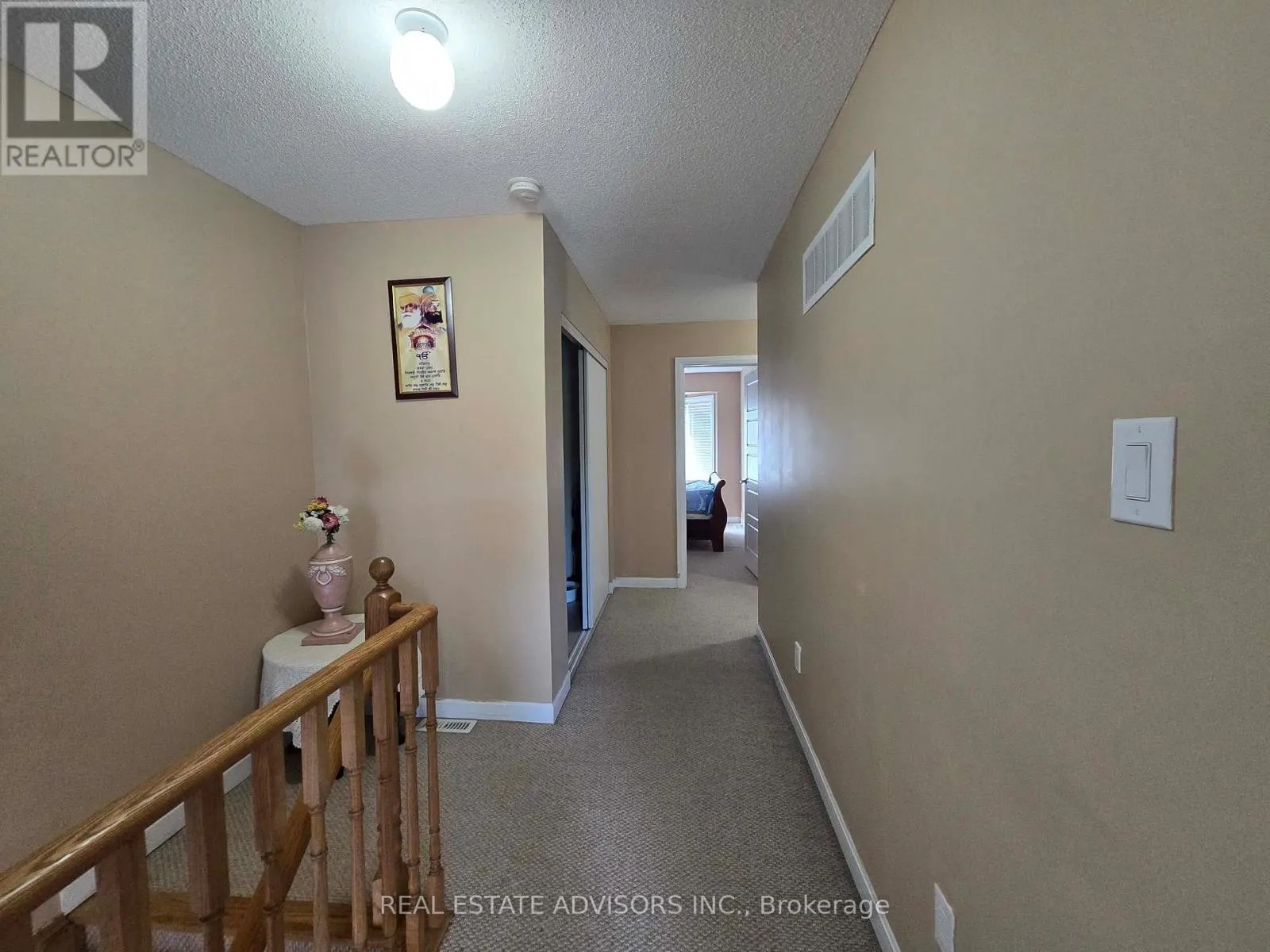 1272 MAIN STREET E
