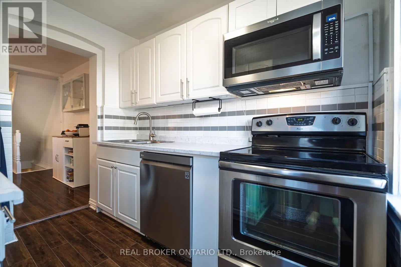 204 EARLSCOURT AVENUE W