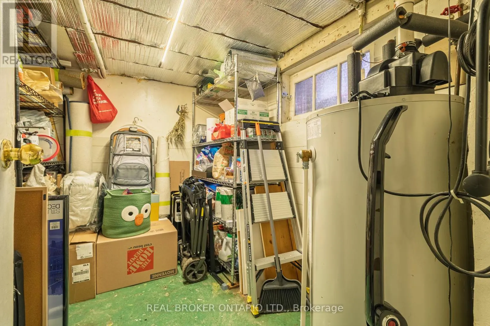 204 EARLSCOURT AVENUE W