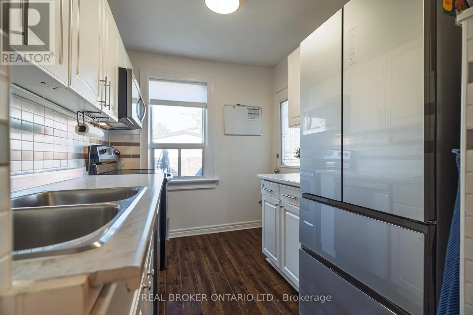 204 EARLSCOURT AVENUE W