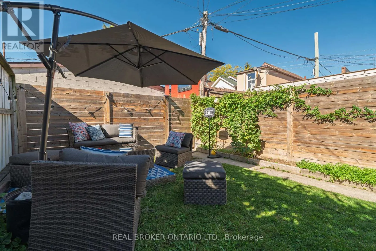 204 EARLSCOURT AVENUE W