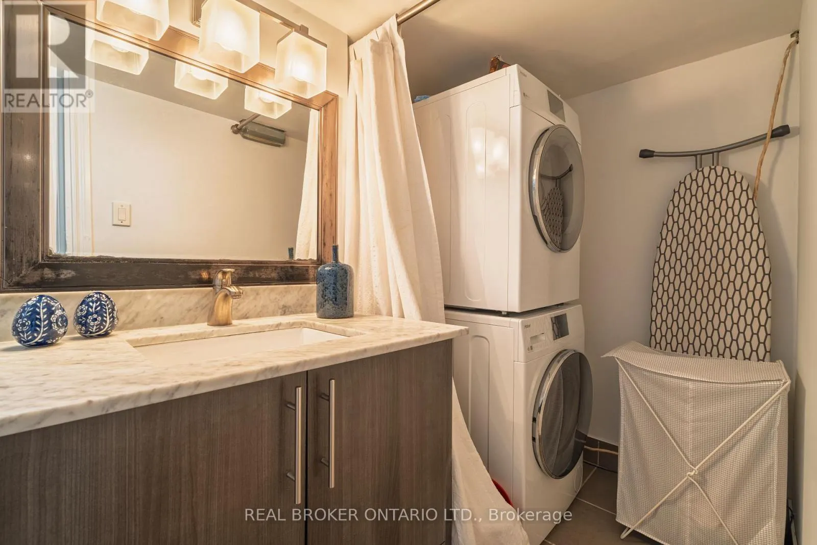204 EARLSCOURT AVENUE W