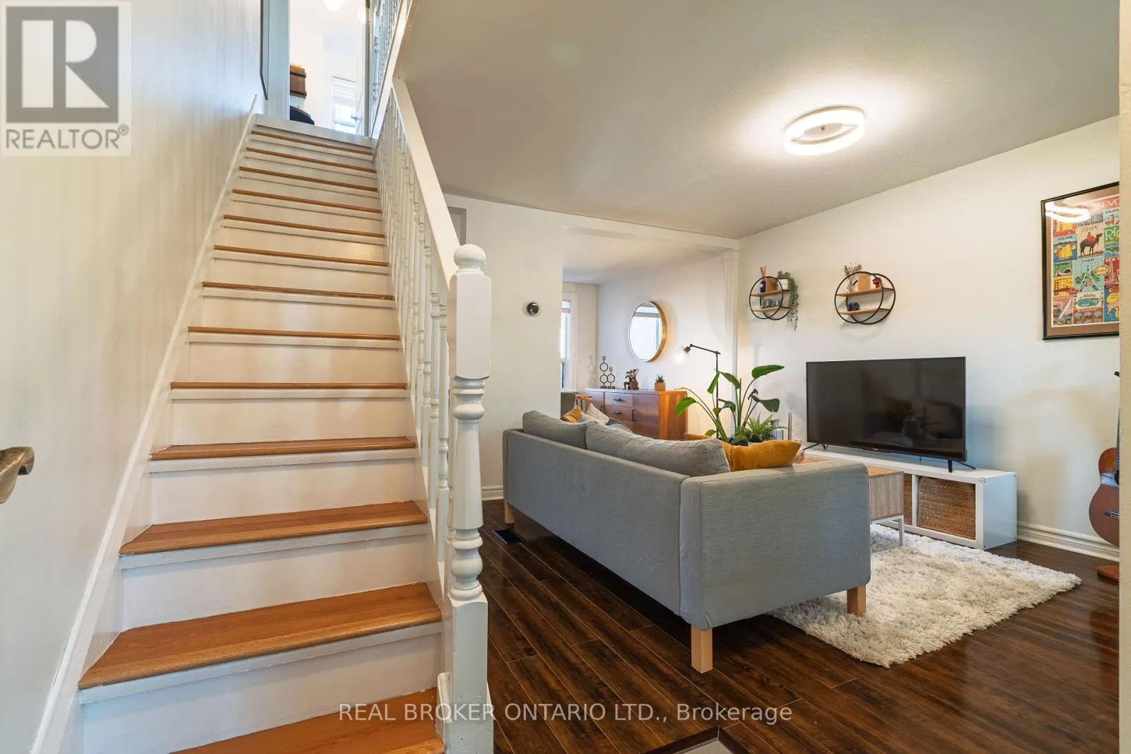 204 EARLSCOURT AVENUE W